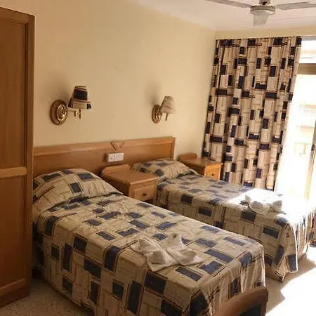 The Santa Maria 3* Buġibba