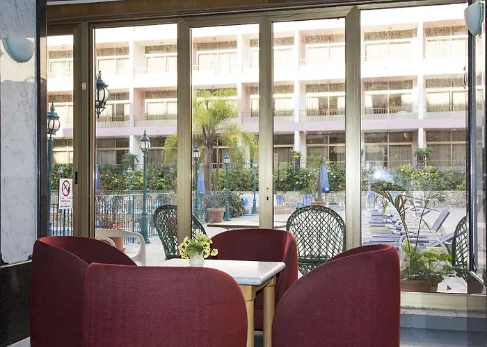 The Santa Maria بوجبة